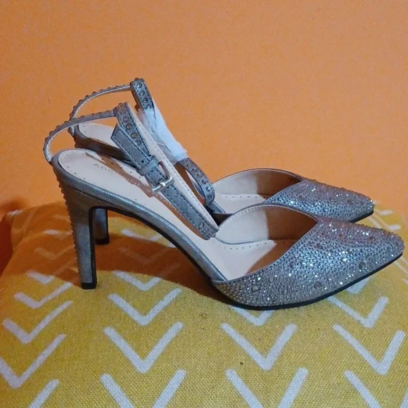 Adrienne Vittadini dress shoes - Picture 2 of 4